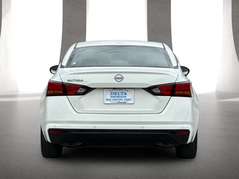 Used 2025 Nissan Altima 2.5 SV FWD image 5