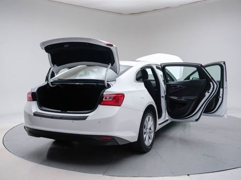 Used 2024 Chevrolet Malibu LT image 21