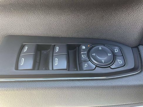 Used 2024 GMC Sierra 2500 AT4 w/ AT4 Premium Plus Package AWD/4WD image 18
