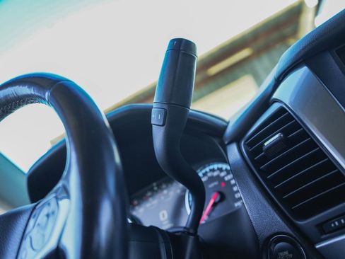 Used 2018 Chevrolet Tahoe Premier image 25