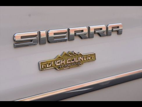 Used 2018 GMC Sierra 1500 SLT AWD/4WD image 49