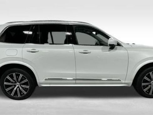 Used 2024 Volvo XC90 B5 Plus w/ Protection Package Premier image 11