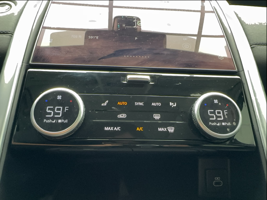 Used 2023 Land Rover Discovery S AWD/4WD image 52