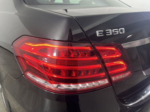 Used 2016 Mercedes-Benz E 350 4MATIC Sedan image 27