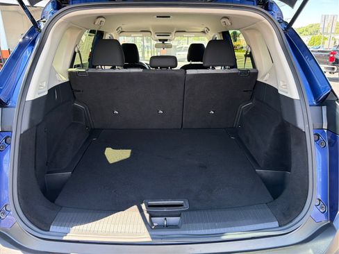 Used 2023 Nissan Rogue SV FWD image 12