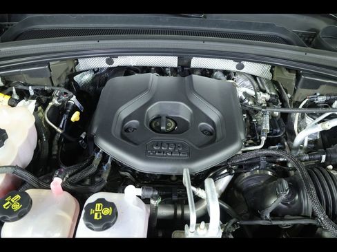 Used 2023 Jeep Grand Cherokee 4WD 4xe image 22