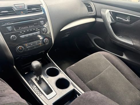 Used 2013 Nissan Altima 2.5 S FWD image 20