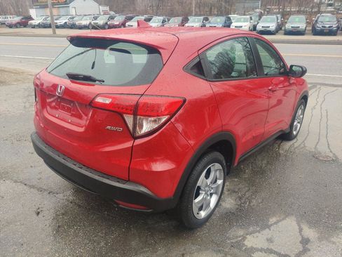 Used 2018 Honda HR-V LX image 6