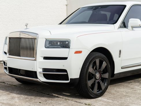 Used 2022 Rolls-Royce Cullinan AWD/4WD image 14