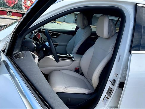 Certified 2025 Mercedes-Benz GLC 300 4MATIC image 8