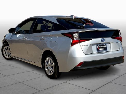 Used 2020 Toyota Prius LE FWD image 11