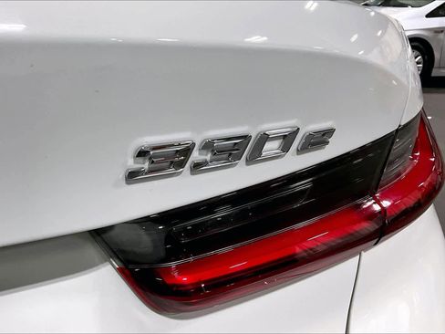 Used 2022 BMW 330e xDrive 330e xDrive w/ Premium Package image 10