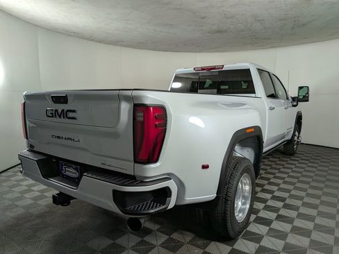 New 2026 GMC Sierra 3500 Denali Ultimate image 7
