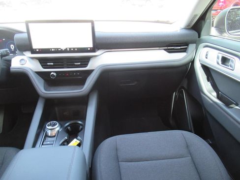Used 2026 Ford Explorer Active RWD image 14