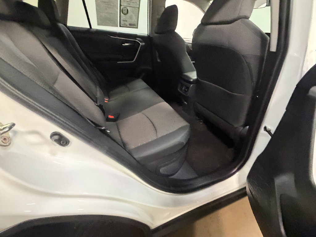 Used 2025 Toyota RAV4 XLE AWD/4WD image 65