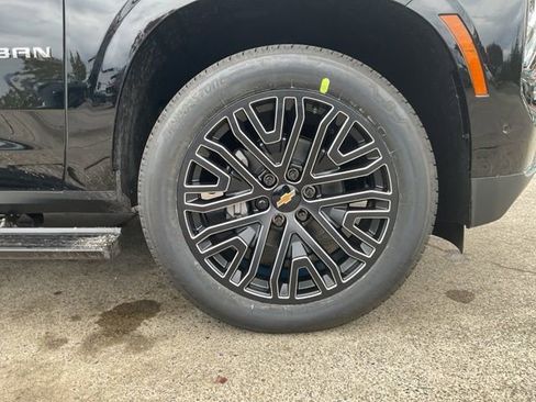New 2026 Chevrolet Suburban High Country image 24