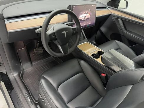 Used 2024 Tesla Model Y Long Range AWD/4WD image 8