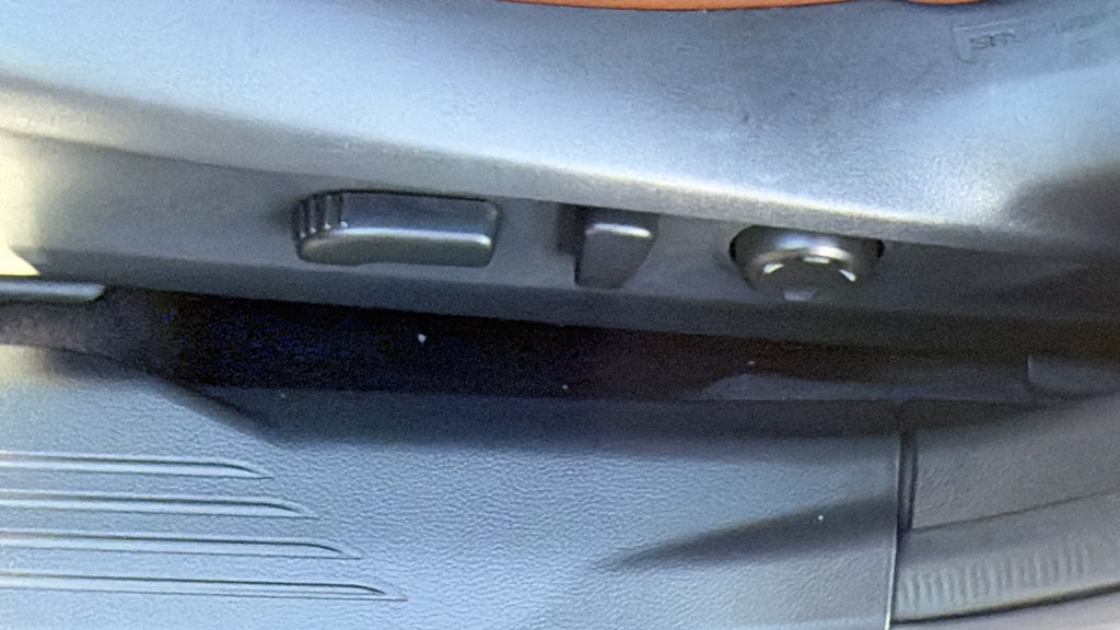 Certified 2025 Subaru Outback Touring XT AWD/4WD image 21