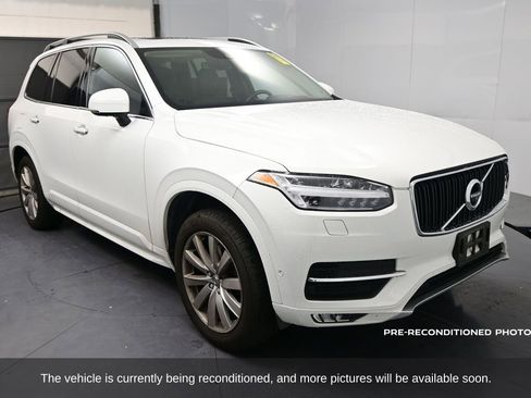 Used 2019 Volvo XC90 T6 Momentum w/ Advanced Package image 2