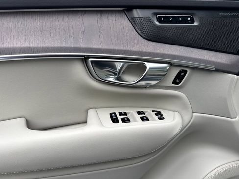 New 2026 Volvo XC90 T8 Ultra w/ Protection Package Premier image 10