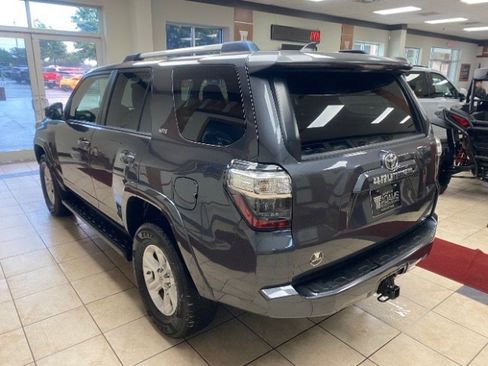 Used 2019 Toyota 4Runner SR5 AWD/4WD image 3