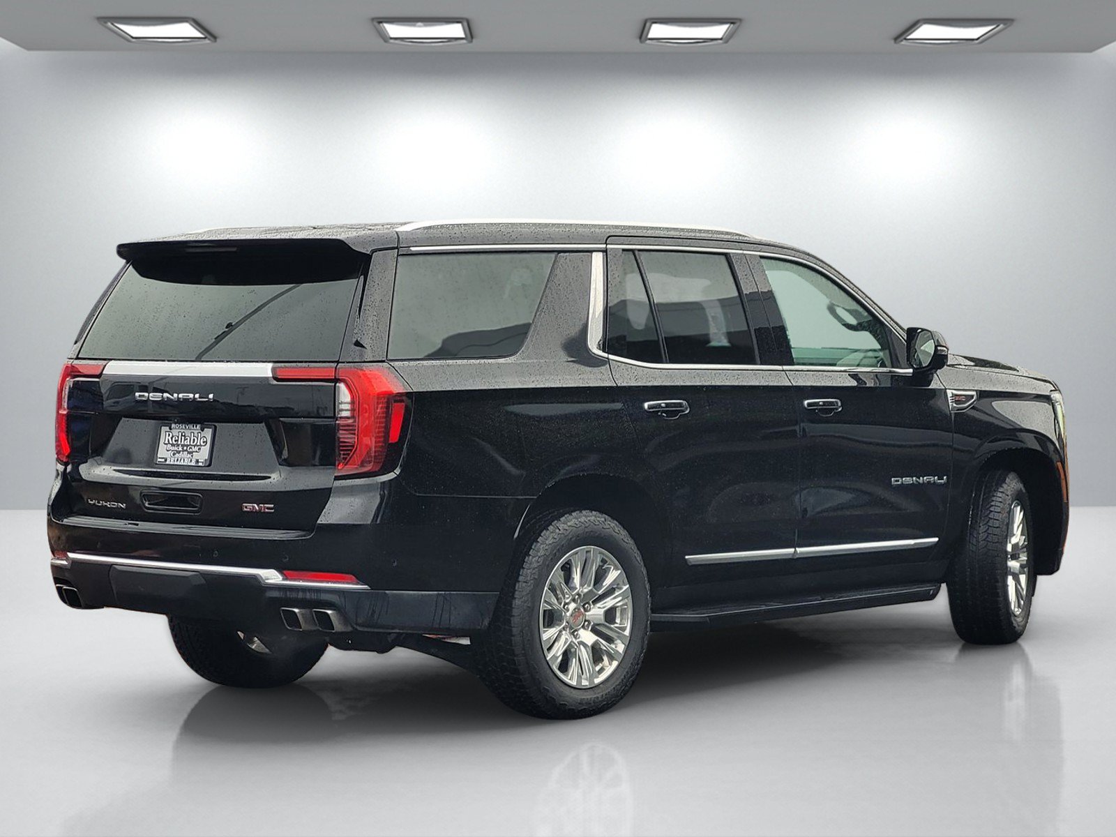 Used 2025 GMC Yukon Denali AWD/4WD image 4