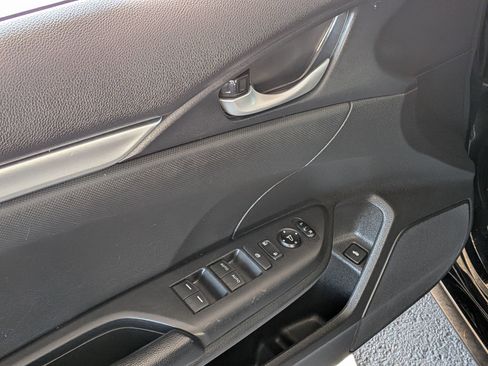 Used 2020 Honda Civic Sport image 9