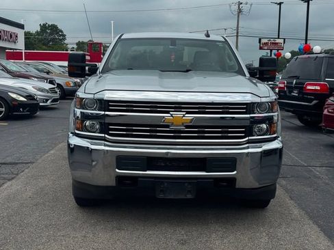 Used 2018 Chevrolet Silverado 2500 LT AWD/4WD image 2