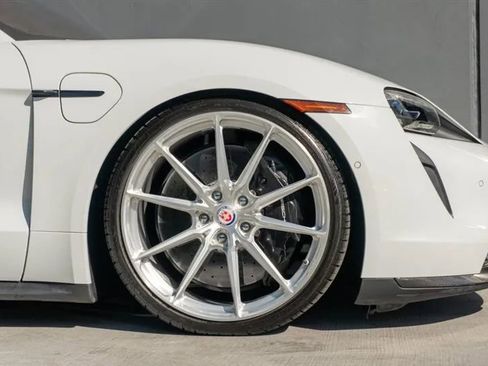 Used 2020 Porsche Taycan Turbo S image 39