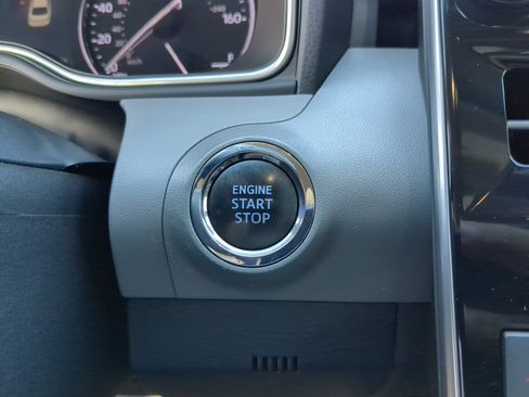 Used 2019 Toyota Avalon Limited image 33