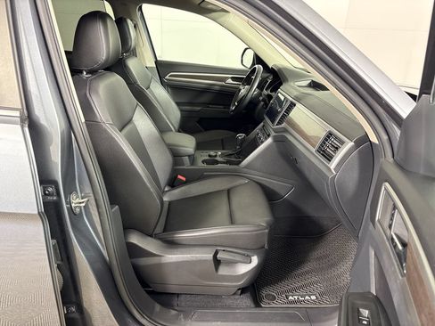 Used 2019 Volkswagen Atlas SE w/ Panoramic Sunroof Package AWD/4WD image 6