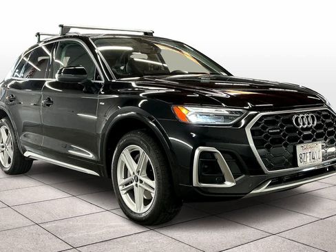 Used 2022 Audi Q5 e Premium w/ Convenience Package image 2