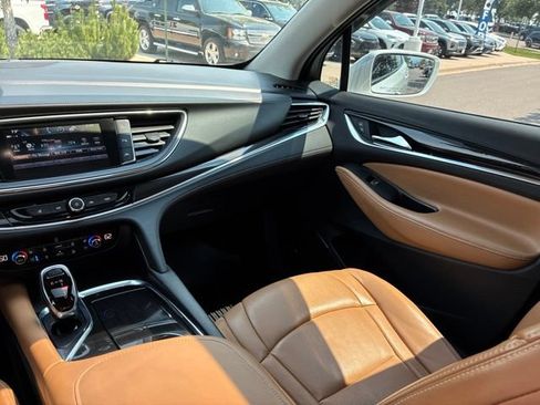 Used 2019 Buick Enclave Premium w/ Experience Buick Package FWD image 19