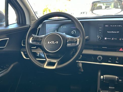 Used 2025 Kia Sportage LX FWD image 33