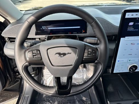 Certified 2025 Ford Mustang Mach-E Premium image 14