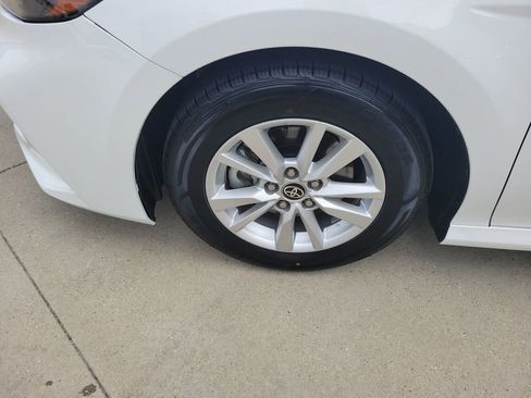 Used 2025 Toyota Camry LE FWD image 5