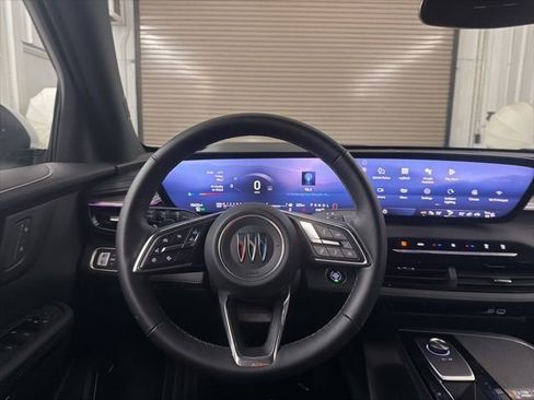 Used 2025 Buick Enclave Preferred AWD/4WD image 35