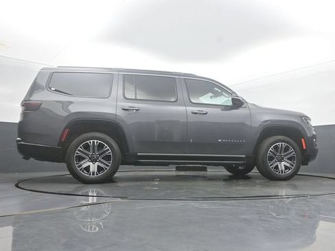 Used 2025 Jeep Wagoneer 4WD image 51