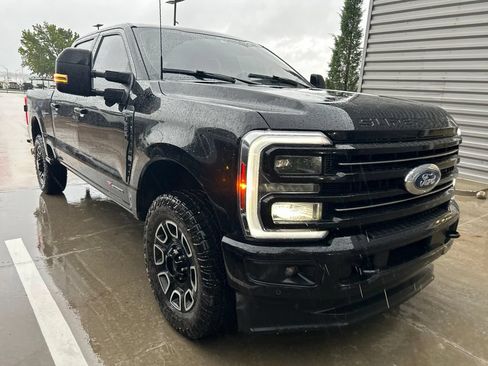 Used 2025 Ford F250 Platinum AWD/4WD image 1