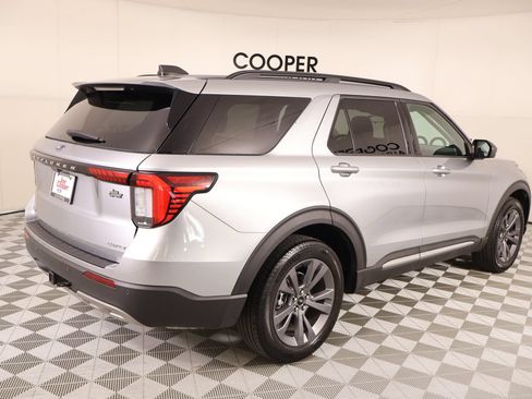 Used 2025 Ford Explorer Active w/ Active Comfort Package AWD/4WD image 22