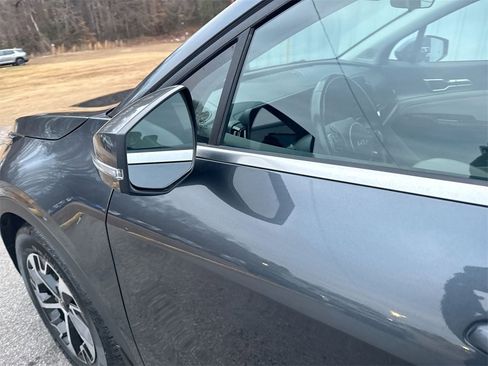 Used 2023 Kia Sportage EX image 11