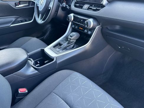 Used 2025 Toyota RAV4 XLE image 32