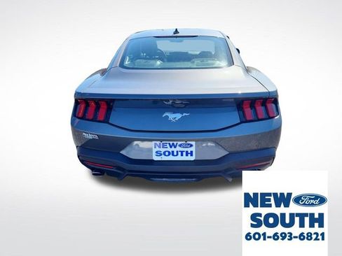 Used 2025 Ford Mustang Coupe image 4