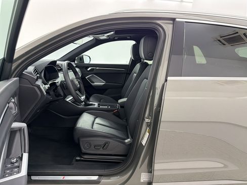 Used 2025 Audi Q3 2.0T Premium w/ Convenience Package AWD/4WD image 5