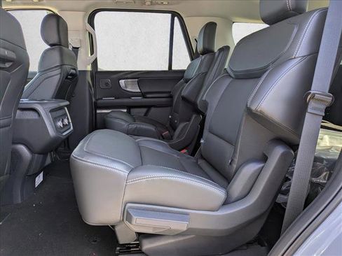 New 2025 Ford Expedition Platinum w/ Driver's Package image 18