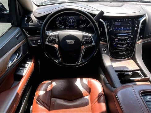 Used 2020 Cadillac Escalade Luxury AWD/4WD image 8