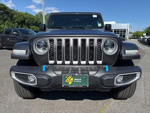 Used 2023 Jeep Wrangler Unlimited Sahara AWD/4WD image 2