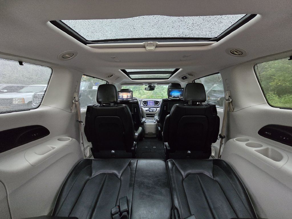 Used 2018 Chrysler Pacifica Limited w/ Advanced Safetytec Group FWD image 26