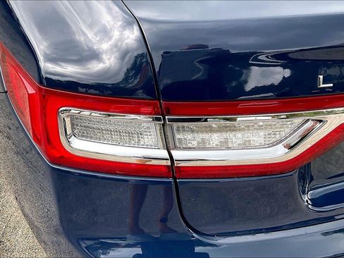 Used 2019 Lincoln Continental Reserve AWD/4WD image 23