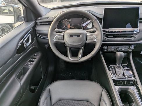 New 2026 Jeep Compass Latitude image 14